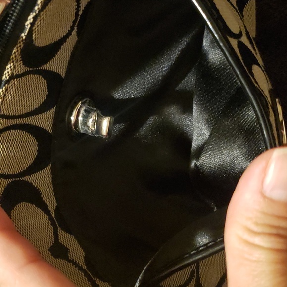 Coach wristlet - Picture 2 of 9